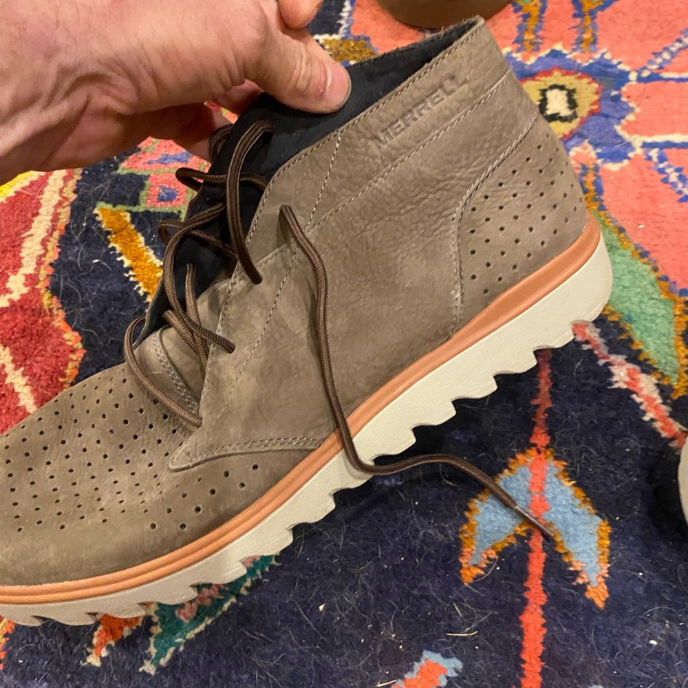 Merrel leather shoes. Barely used. See pictures.